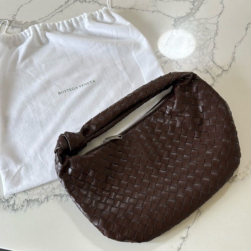 BV brown shoulder bag medium size never used